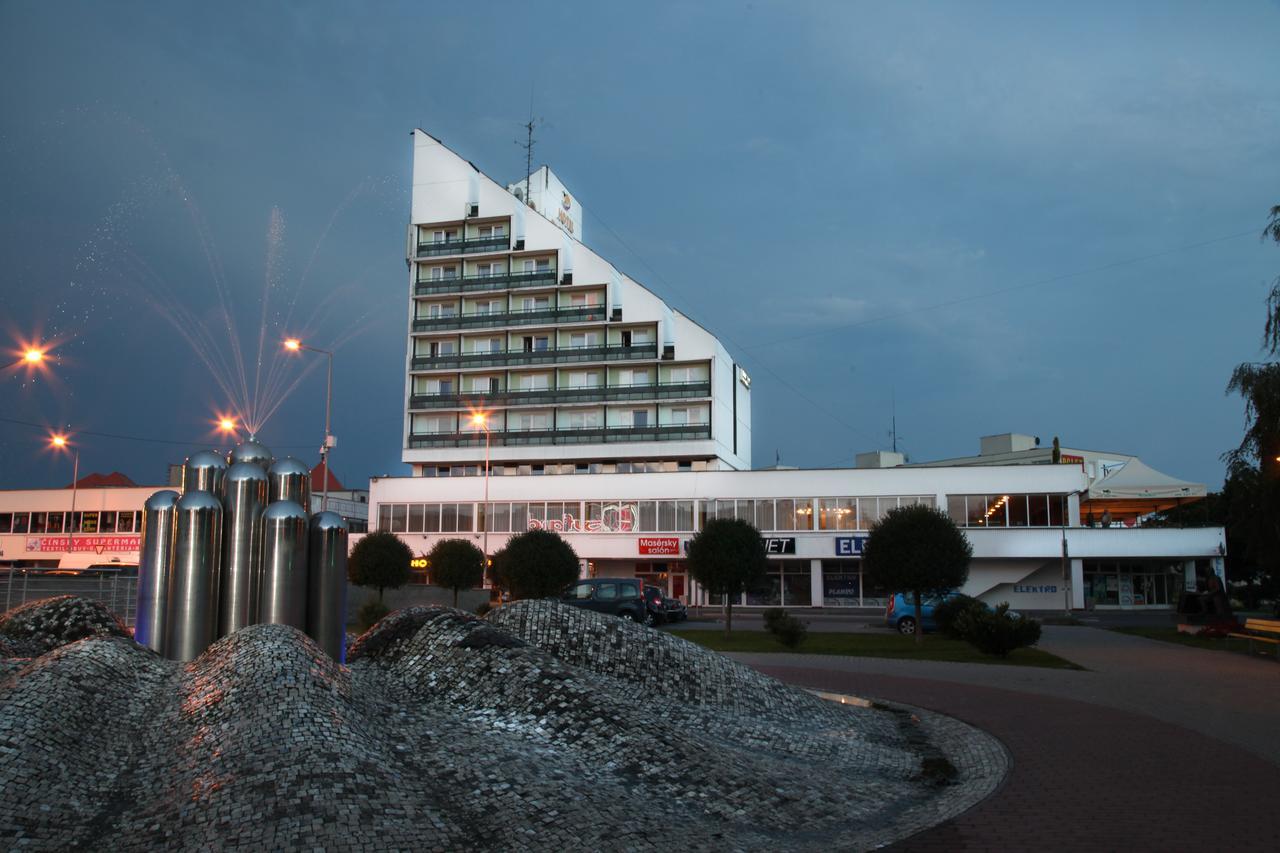 Hotel Zlaty Byk Rimavská Sobota Eksteriør bilde